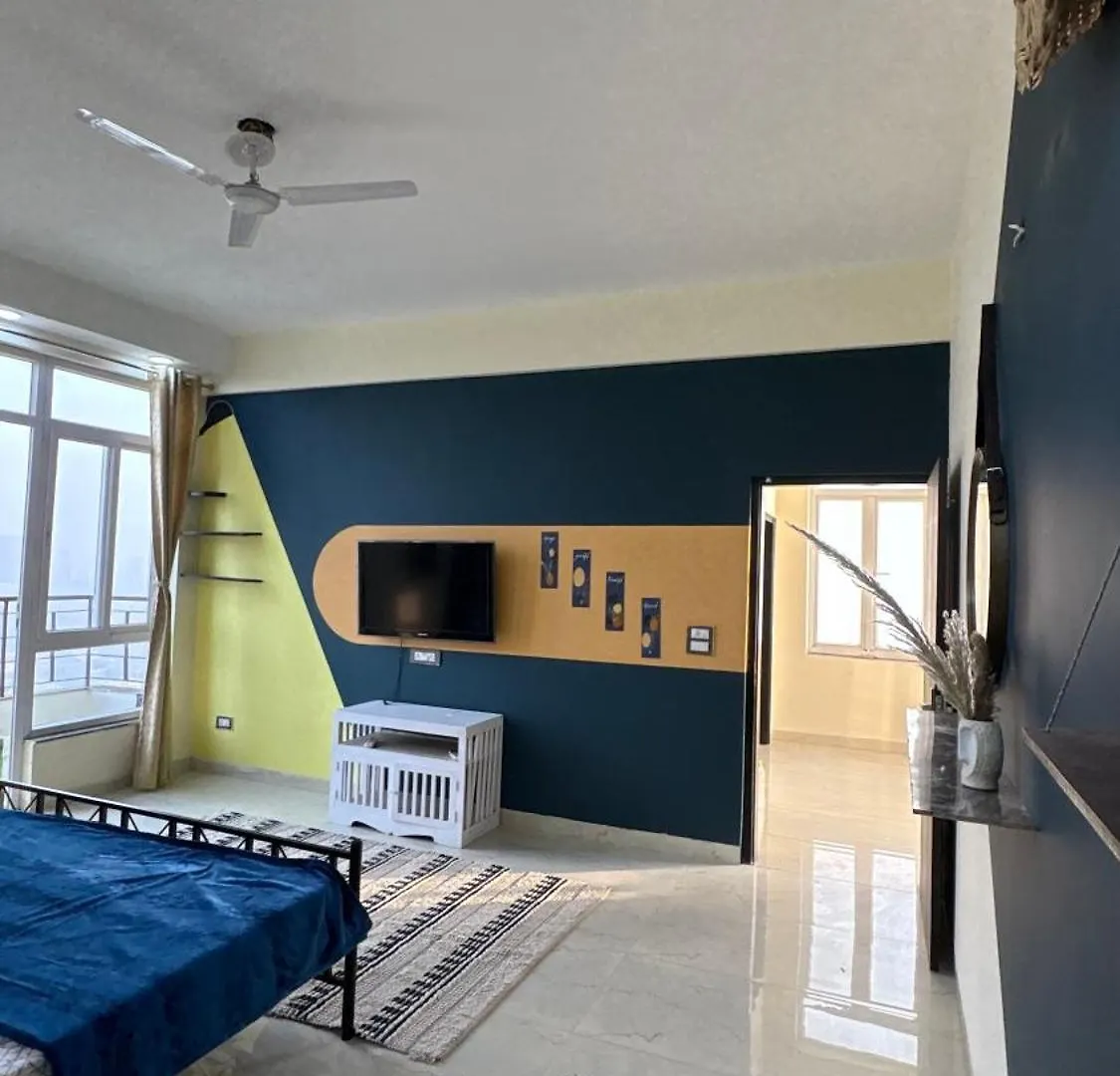 Two Passangers Room In Penthouse غورغاون